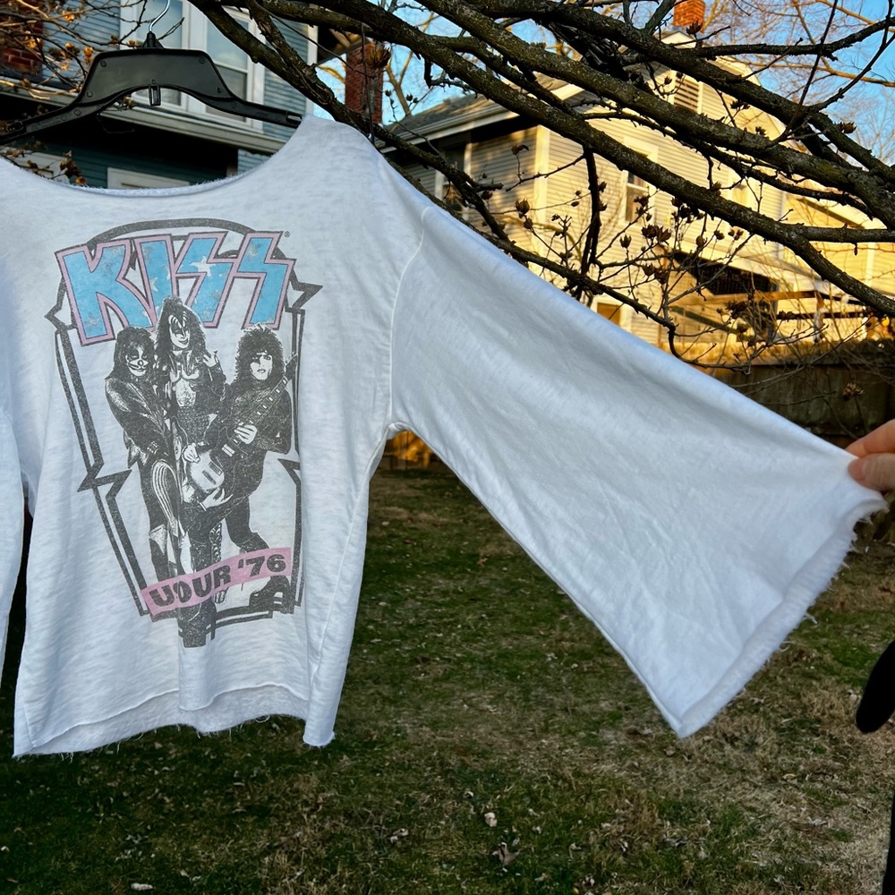 NWOT KISS band Tour off-shoulder bell sleeve long 1976 top Recycled Karma M